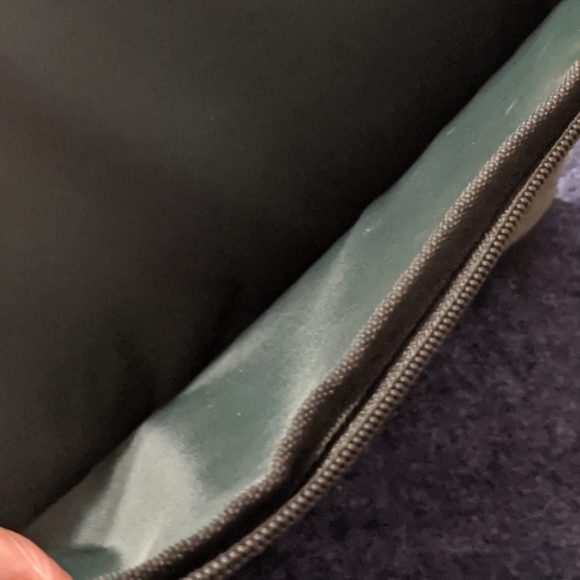 12 x 9 laptop or tablet ipad case - padded Targus laptop case with zipper and… - Picture 4 of 6